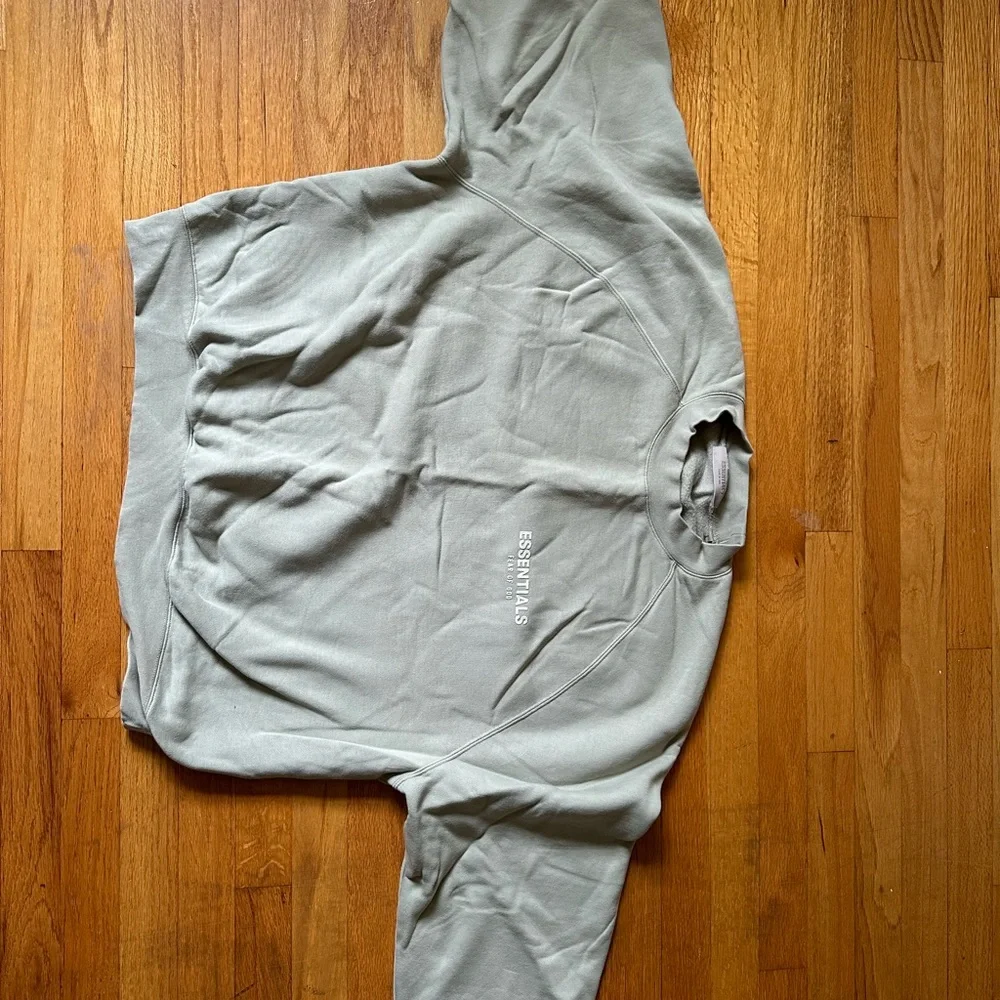 Essential crew neck - Picture 3 of 6